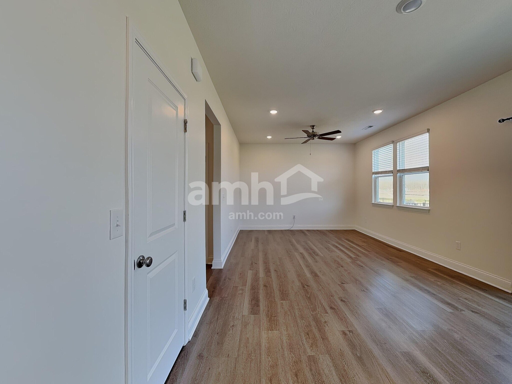 Building Photo - 9016 Henley Ave