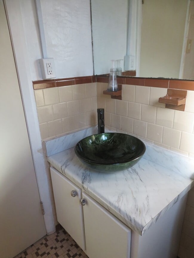 Building Photo - Colonial Heights Virginia