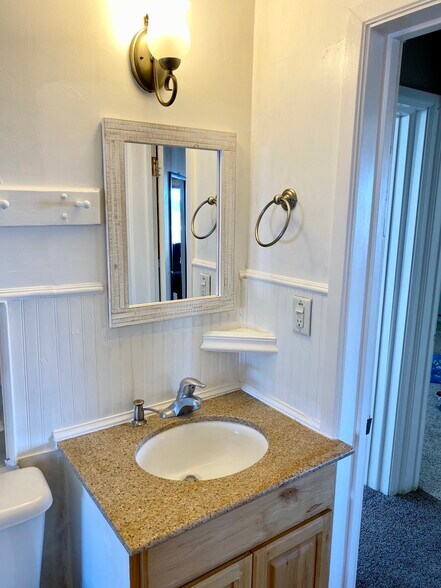 Building Photo - 244 S 100 W