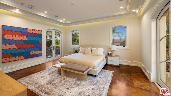Building Photo - 718 N Rodeo Dr