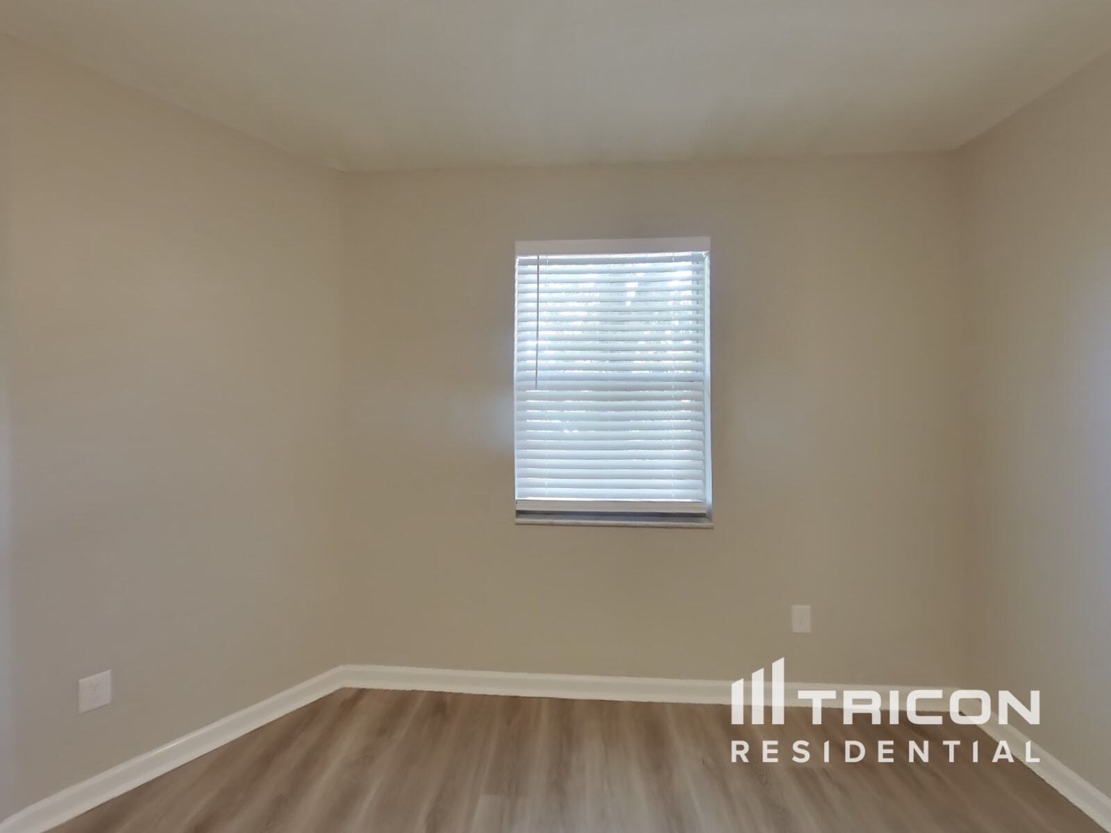 Building Photo - 1151 W Romaine Cir