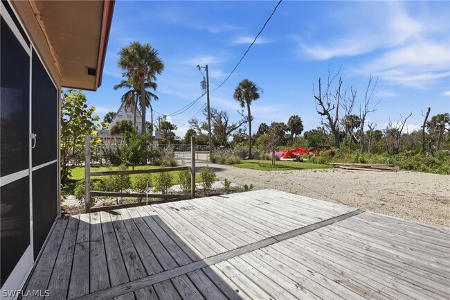 Building Photo - 1046 Periwinkle Way