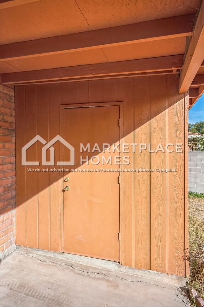 Building Photo - 3619 S 14th Ave