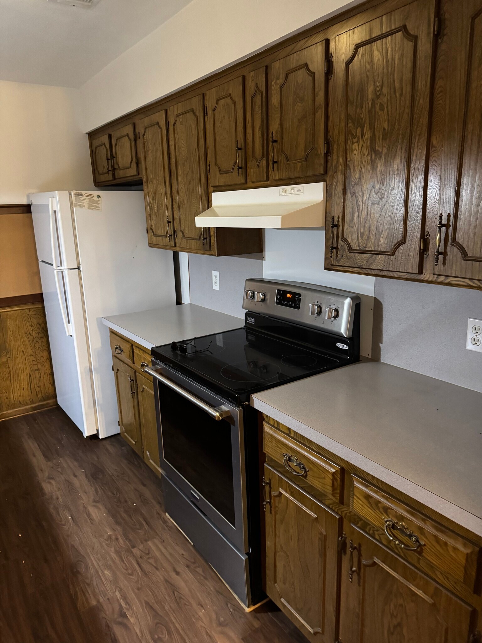 Building Photo - 1806 Crescent Dr