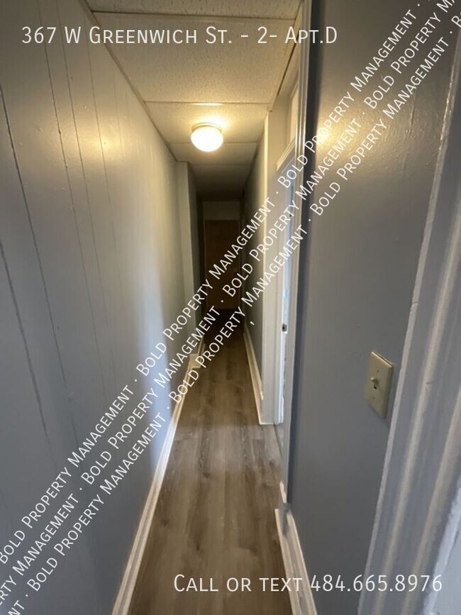 Building Photo - 367 W Greenwich St