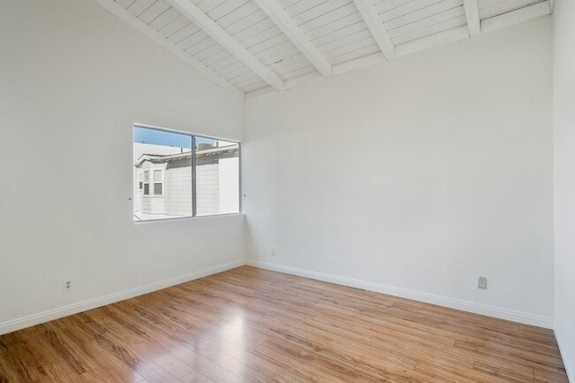 Building Photo - 845 2nd St