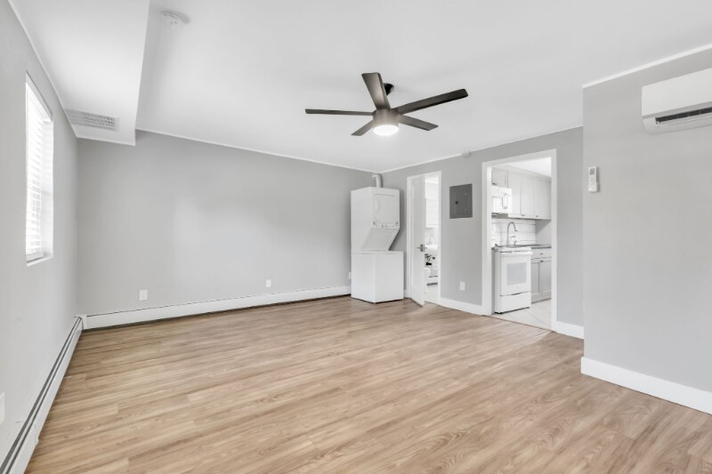 Primary Photo - 825 12th St