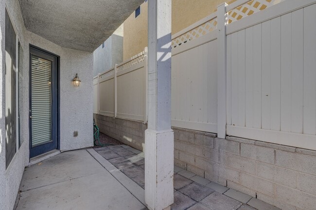 Building Photo - Gated Townhome with Strip Views from the Balcony!
