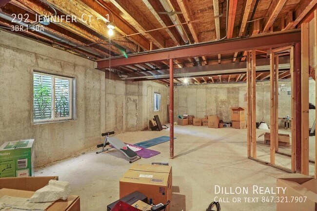 Building Photo - 292 Jennifer Ct
