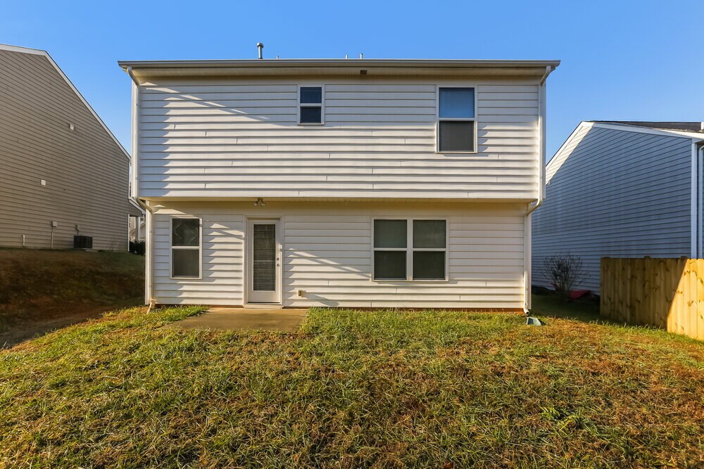 Building Photo - 164 Autumn Bluff Cir