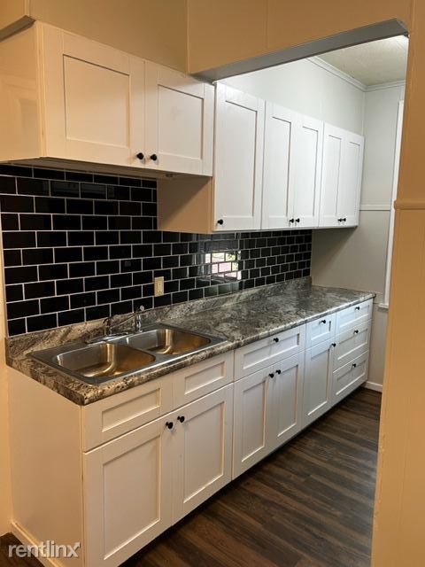 Building Photo - 3 br, 1 bath Triplex - 1104 N 5th St