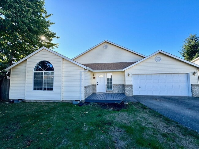 Building Photo - 4 Bedroom, 2 Bath House on Quiet Cul-de-sac