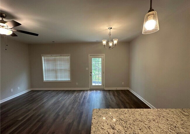 Building Photo - 703 Georgetown Cir