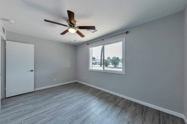 Building Photo - 6-Bedroom, 3-Bath Tempe Home with Private Pool Near ASU