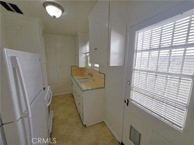 Building Photo - 146 N Hamilton Dr