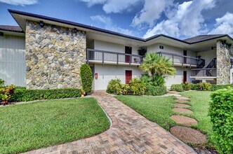 Building Photo - 620 Greensward Ln
