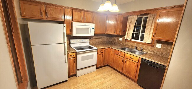 Building Photo - 4401 22nd Ave NW