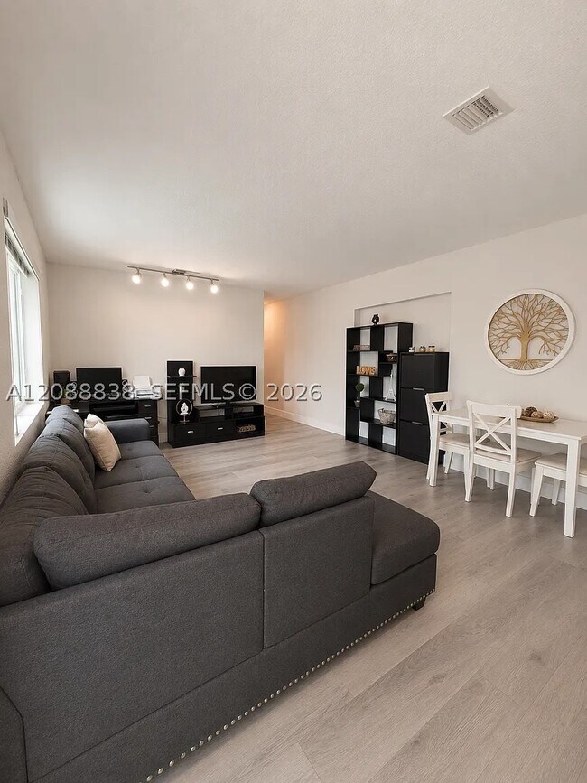 Building Photo - 8260 SW 27th St