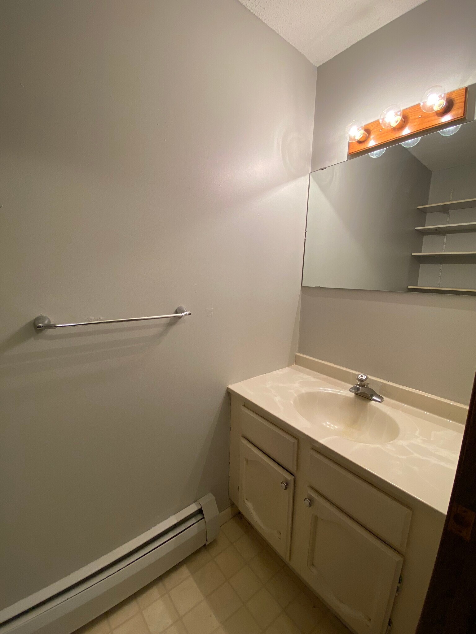 Building Photo - 2106 Valleyhigh Dr NW