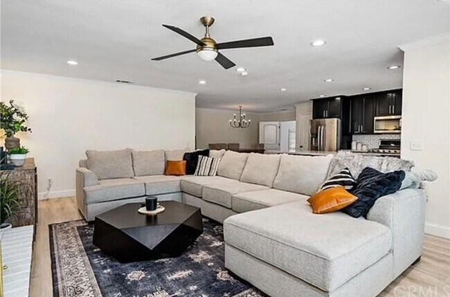 Building Photo - Charming 3 Bedroom 2 Bath Paso Robles Home