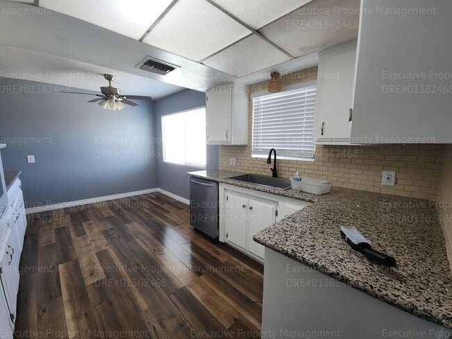 Building Photo - 3 Bedroom 2 Bath house