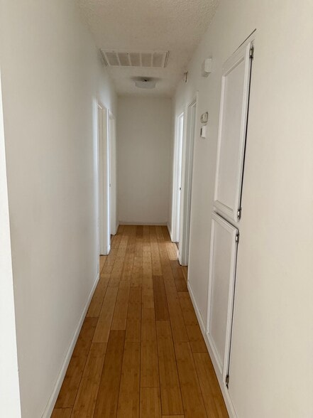 Building Photo - 5 Palm Dr