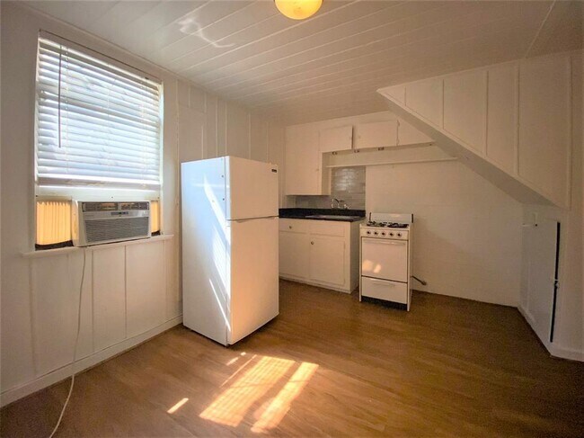 Building Photo - 5108 Bayard Ln