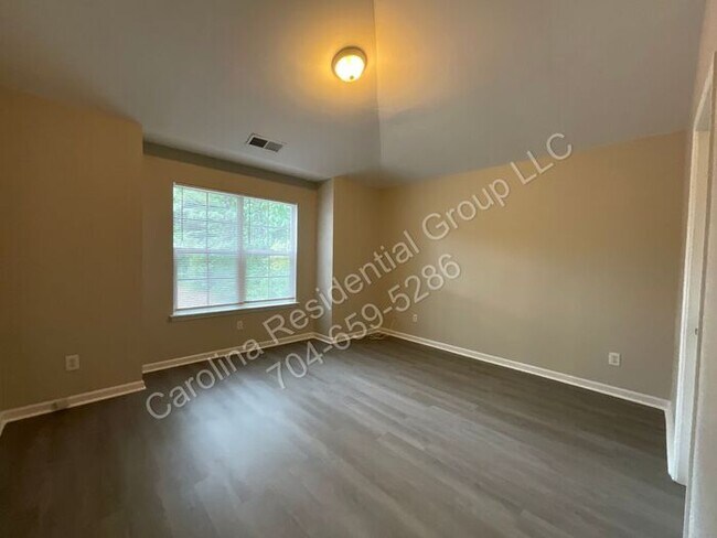 Building Photo - 1606 Termini Dr