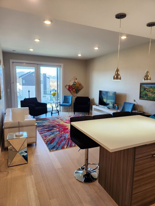 Building Photo - Luxury Bozeman Condo for Rent