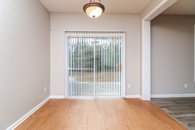 Building Photo - 123 Silver Arrow Cir