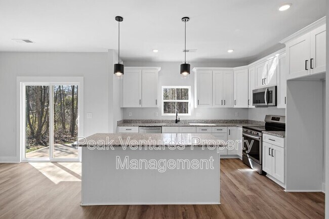 Building Photo - 117 Norbert Ln