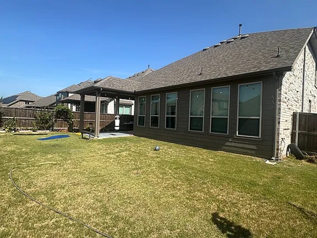 Building Photo - 1516 White Water Way