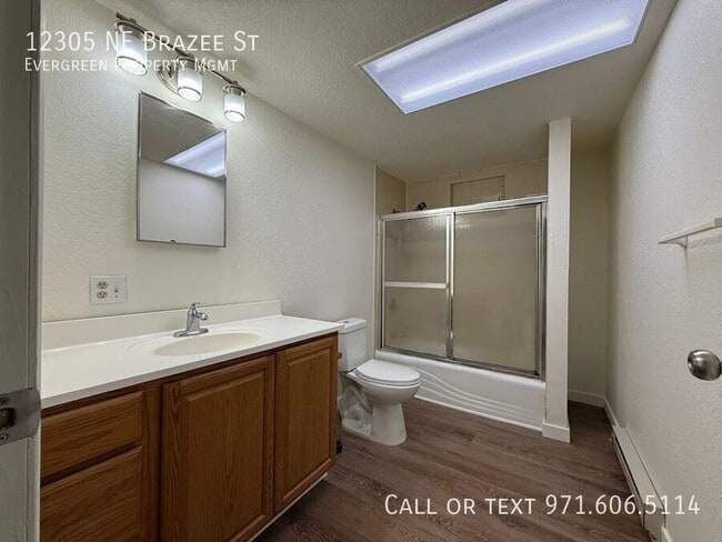 Building Photo - 12305 NE Brazee St