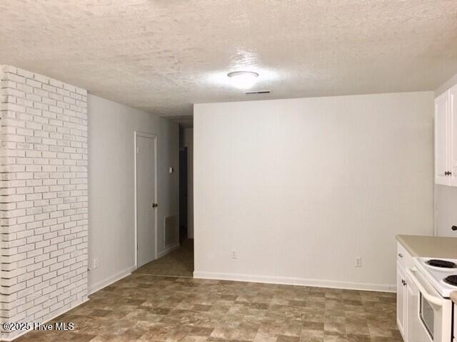 Building Photo - 5965 Carolina Beach Rd