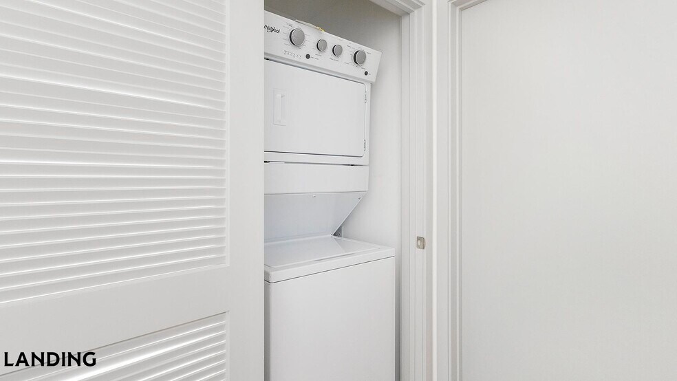 Building Photo - 1155 NE 126th St