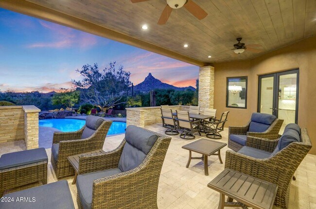 Building Photo - Beautiful custom home with backyard Oasis!