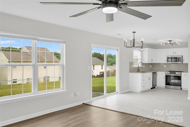 Building Photo - 12915 Deaton Hill Dr