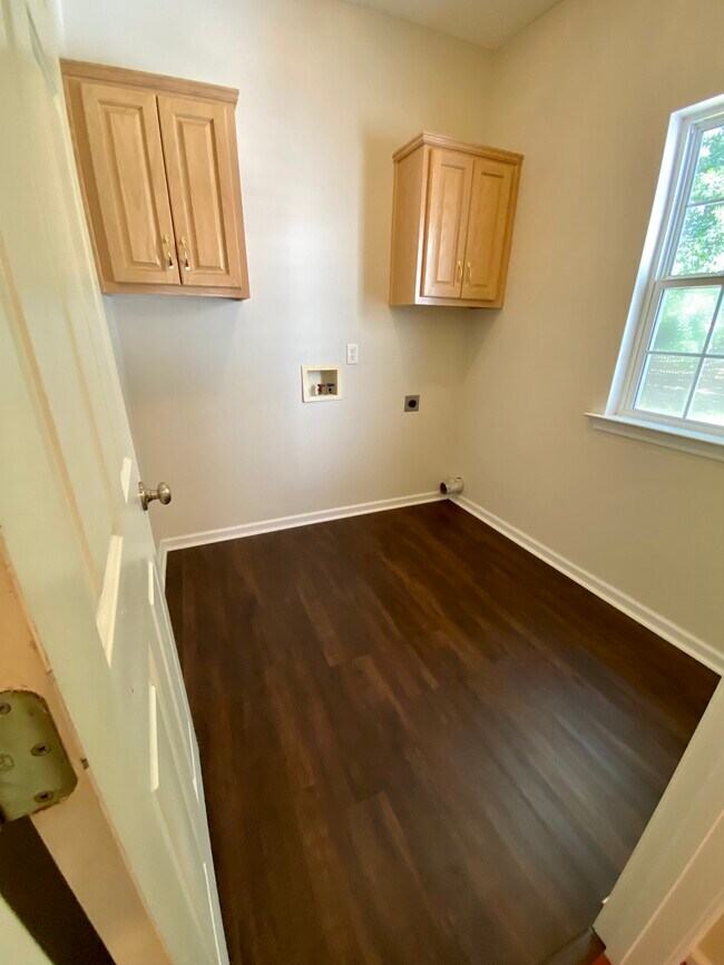 Laundry room - 105 Marshview Dr