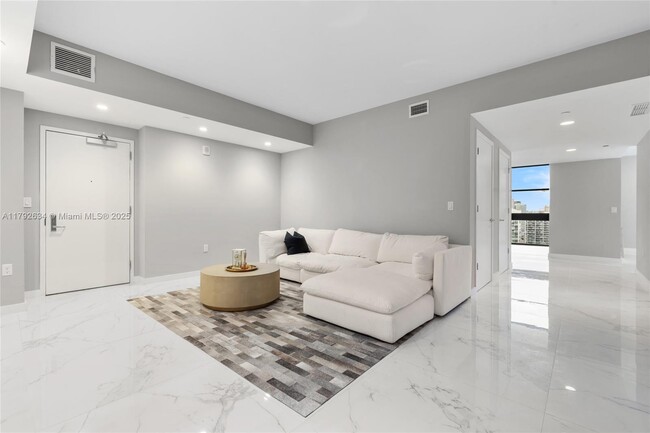 Building Photo - 1010 Brickell Ave