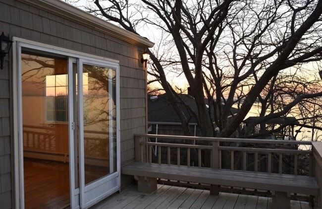 Building Photo - 4 Leeward Cove