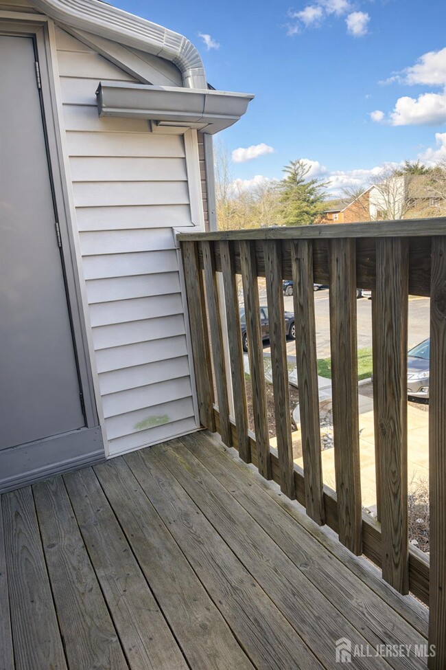 Building Photo - 4910 Ravens Crest Dr