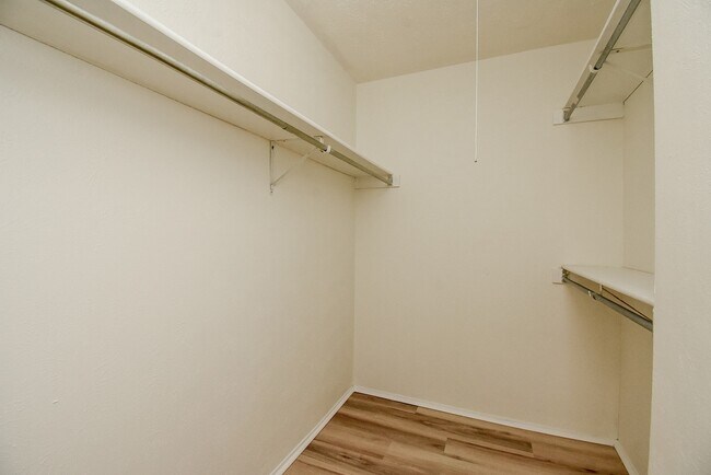 Building Photo - 702 Tara Plantation Dr