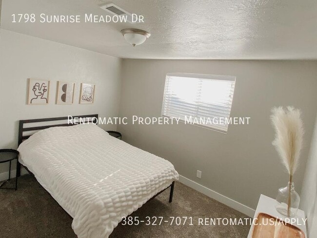 Building Photo - 1798 Sunrise Meadow Dr