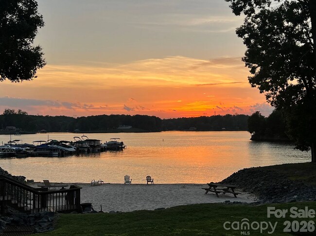 Building Photo - 13820 Queens Harbor Rd