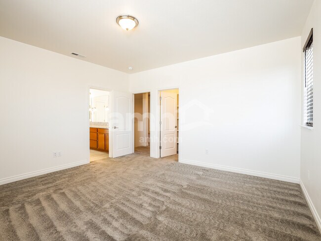 Building Photo - 18667 Granite Peak Ct