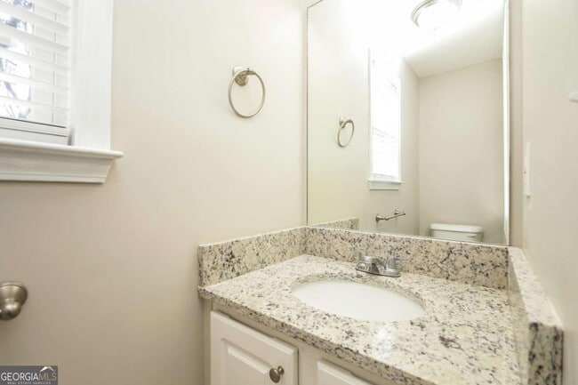 Building Photo - 105 Legend Creek Hollow