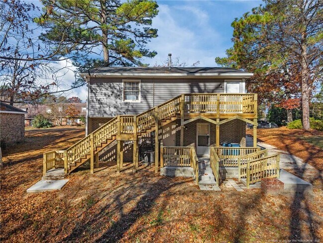 Building Photo - 735 Ashbrook Rd