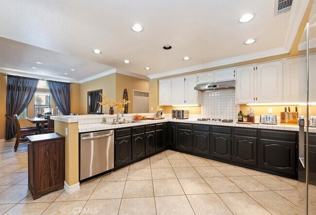 Building Photo - 2760 Hidden Hills Way W