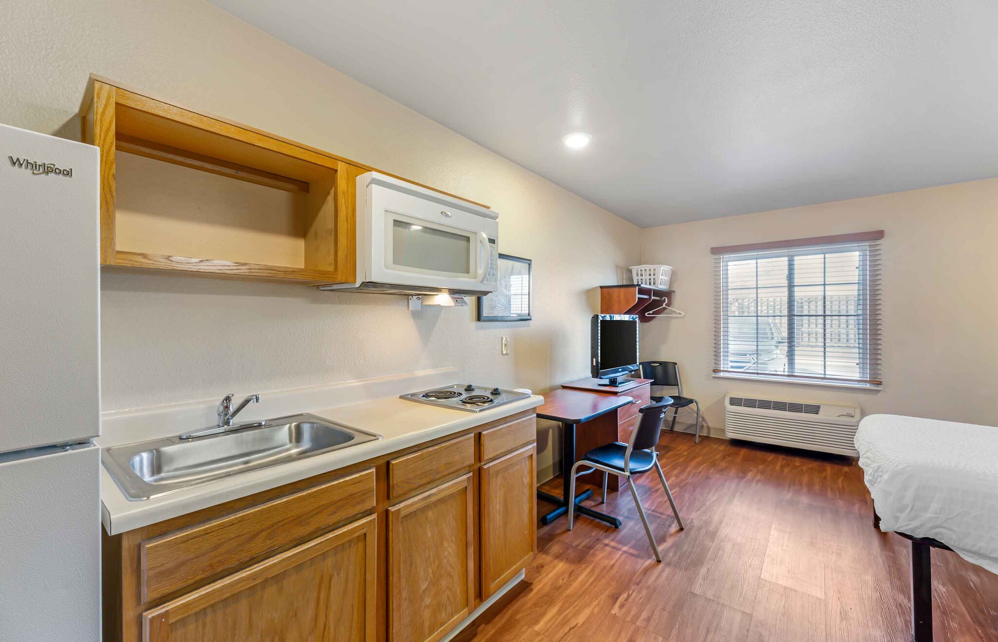 Building Photo - Furnished Studio-Cleveland - Mentor