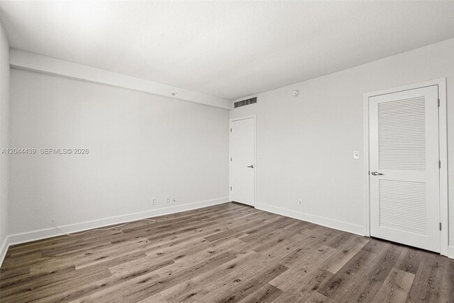 Building Photo - 401 69th St